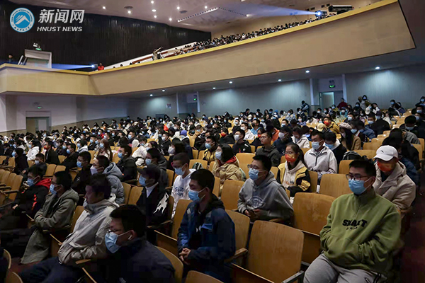 0249441b6e604ce78405d29610061459.jpg 优秀代表2.jpg