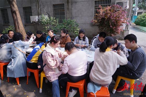 2dd922180dd04eebbe1bd3d8f787f69b.jpg 手工艺2.jpg