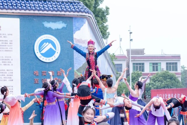 37ba1d91137c4ee999ccf0cccdd95a9c.jpg 文化墙4.jpg