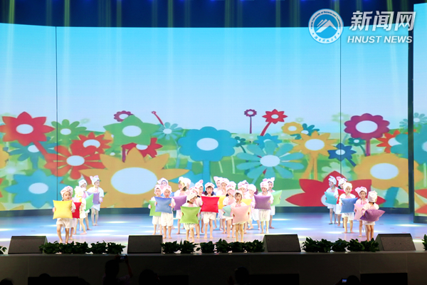 8b2395b2cd544b57a09d24233a293fad.jpg 六一4.jpg