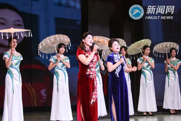 a2485a0fe87645e3a8de5c610bd25cf1.jpg 文艺晚会12.jpg