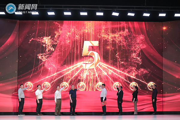 9dfdfcb291be44b4abc8e9810d41e903.jpg 读书日1.jpg