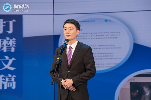 929cf08266ae41f5853e533d7cec10d3.jpg 14-2-11.jpg