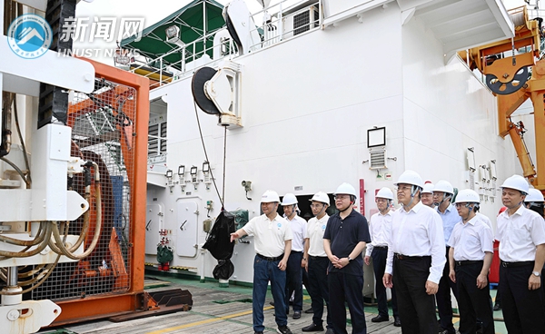 9e38c5c821384997acc5d8c73bfdc88b.jpg 三亚.jpg