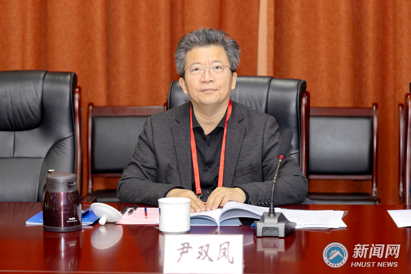 6153fcf9aed54a90872878b1f0b5477f.jpg 尹双凤2.jpg