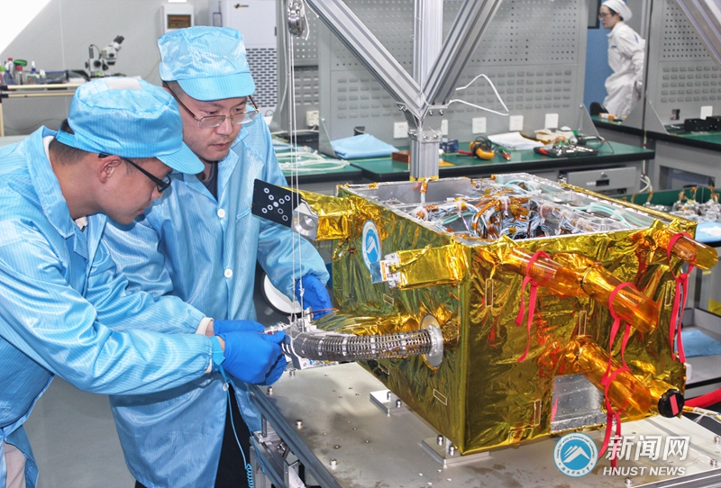 0627f791711b417eb4ab64b7d1cd8907.jpg 火箭3.jpg